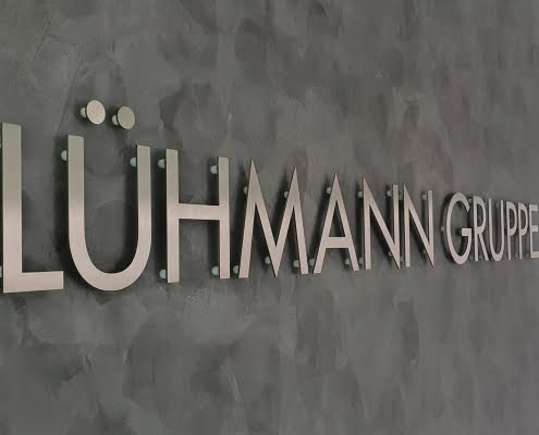 Edelstahllogo Lühmann-Gruppe